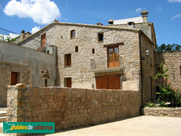 Sant Pere Sallavinera - Carrer Major (Foto: Albert Esteves, 2009) Sant Pere Sallavinera - Carrer Major