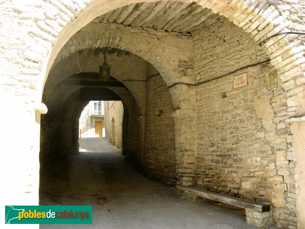 Pujalt - Carrer de les Voltes (Foto: Albert Esteves, 2009) Pujalt - Carrer de les Voltes