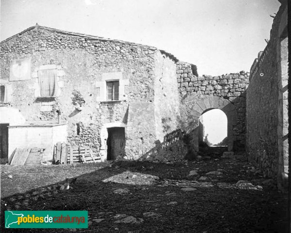 L'Escala - Mas Conques , Cinclaus (Foto: Josep Salvany - Fons Salvany, Biblioteca de Catalunya, 1923) L'Escala - Mas Conques , Cinclaus