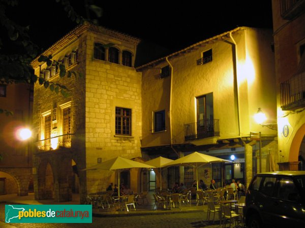 Montblanc - Plaça Major, de nit (Foto: Albert Esteves, 2009) Montblanc - Plaça Major, de nit