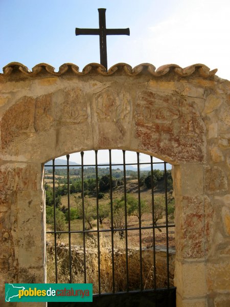Ollers - Porta del cementiri (Foto: Albert Esteves, 2009) Ollers - Porta del cementiri