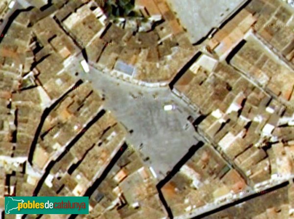 Santa Coloma de Queralt - Plaça Major, vista aèria (Foto: Google Maps, 2009) Santa Coloma de Queralt - Plaça Major, vista aèria
