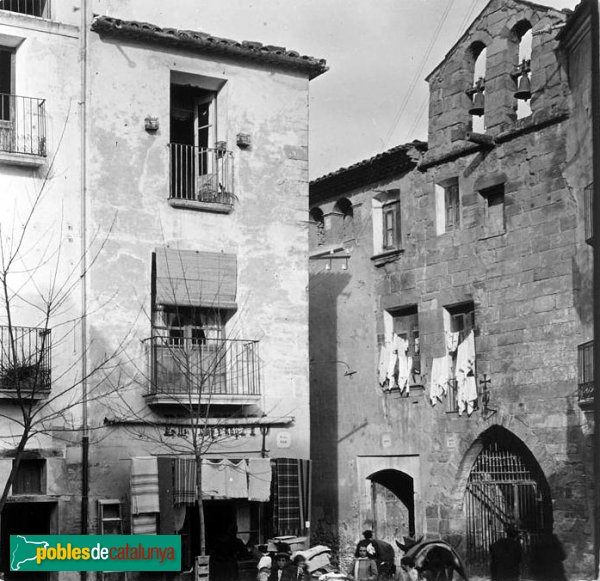 Santa Coloma de Queralt - Hospital de Santa Magdalena, a la seva ubicació original (Foto: Josep Salvany - Fons Salvany, Biblioteca de Catalunya, 1912) Santa Coloma de Queralt - Hospital de Santa Magdalena, a la seva ubicació original