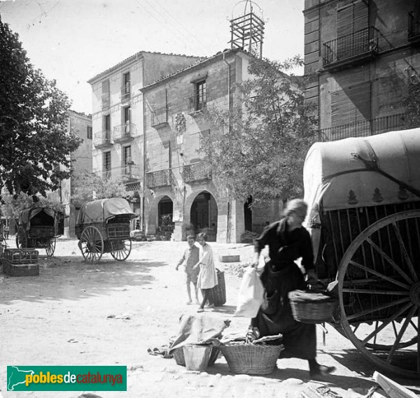 Santa Coloma de Queralt - Casa de la Vila, 1923 (Foto: Josep Salvany - Fons Salvany, Biblioteca de Catalunya, 1923) Santa Coloma de Queralt - Casa de la Vila, 1923