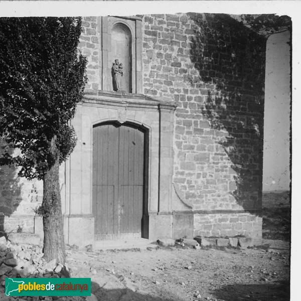Santa Coloma de Queralt - Santa Maria d'Aguiló, 1923 (Foto: Josep Salvany - Fons Salvany, Biblioteca de Catalunya, 1923) Santa Coloma de Queralt - Santa Maria d'Aguiló, 1923