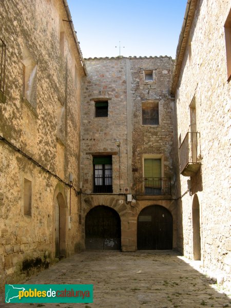 Santa Coloma de Queralt - Carrer de la Pobla de Carivenys, (Foto: Albert Esteves, 2009) Santa Coloma de Queralt - Carrer de la Pobla de Carivenys,