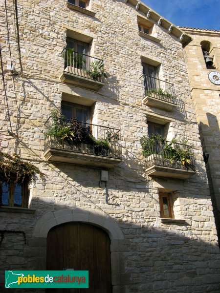 Les Piles - Nucli antic, casa restaurada (Foto: Albert Esteves, 2009) Les Piles - Nucli antic, casa restaurada