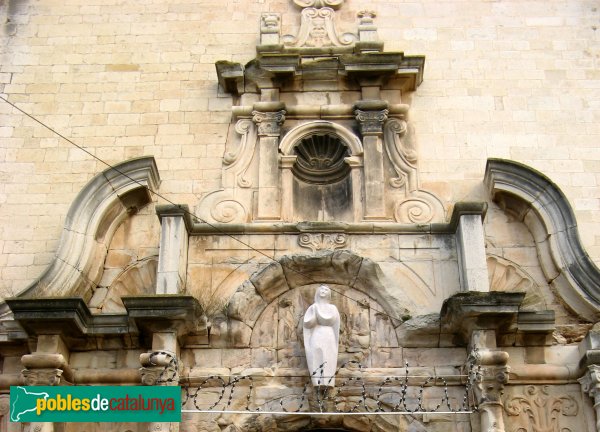 Sarral - Església de Santa Maria, portalada barroca (Foto: Albert Esteves, 2010) Sarral - Església de Santa Maria, portalada barroca