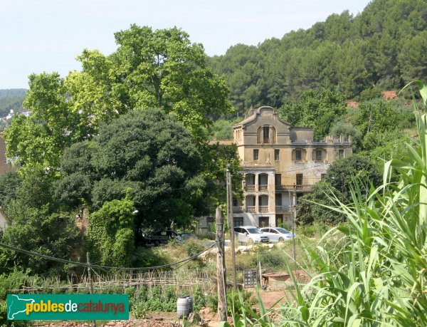 Cervelló - Can Bonastre (Torre Bonavista) (Foto: Albert Esteves, 2010) Cervelló - Can Bonastre (Torre Bonavista)