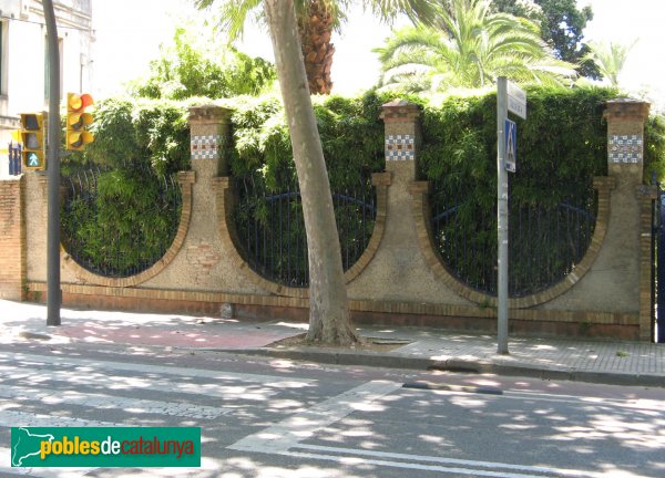 Sant Cugat del Vallès - Casa Armet, tanca (Foto: Albert Esteves, 2010) Sant Cugat del Vallès - Casa Armet, tanca