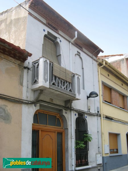 Ripollet - Carrer Calvari, Cal Biel (Foto: Albert Esteves, 2010) Ripollet - Carrer Calvari, Cal Biel