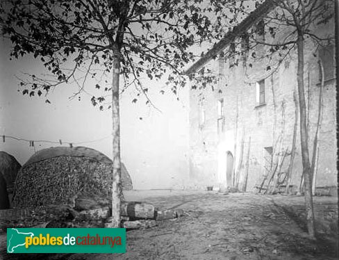 Montcada i Reixac - Can Moià (Foto: <i>Josep Salvany - Fons Salvany, Biblioteca de Catalunya</i>, 1925) Montcada i Reixac - Can Moià