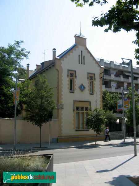 Cerdanyola - Casa Dolors Balcells (Foto: Albert Esteves, 2010) Cerdanyola - Casa Dolors Balcells