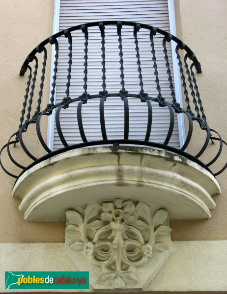 Cerdanyola - Carrer Mare de Déu de Montserrat, 35-37 (2) (Foto: Albert Esteves, 2010) Cerdanyola - Carrer Mare de Déu de Montserrat, 35-37 (2)