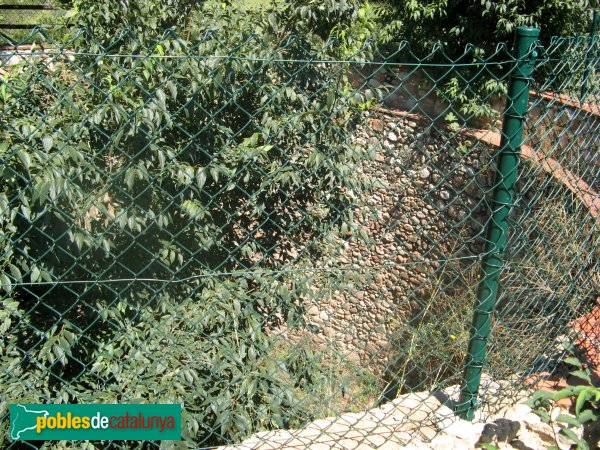 Santa Perpètua de Mogoda - Pou de glaç de Mogoda (Foto: Albert Esteves, 2010) Santa Perpètua de Mogoda - Pou de glaç de Mogoda