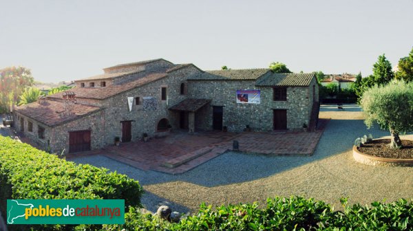 Can Cortès, panorama del pati (Foto: Joan Sánchez Sabé, 2007) Can Cortès, panorama del pati