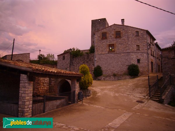 Passanant i Belltall - Glorieta, plaça de la Font (Foto: Josep Roca Farré, 2010) Passanant i Belltall - Glorieta, plaça de la Font