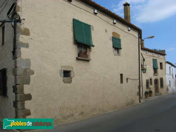 Fortià - Can Caló o Can Bayre (Foto: Albert Esteves, 2010) Fortià - Can Caló o Can Bayre