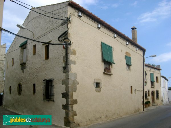 Fortià - Can Caló o Can Bayre (Foto: Albert Esteves, 2010) Fortià - Can Caló o Can Bayre