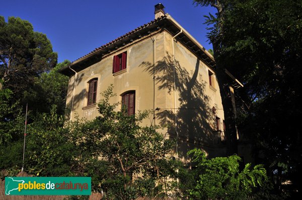 Ca l'Oromí, façanes banda ponent