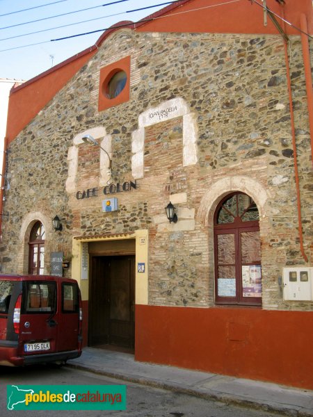 Garriguella - Cafè Colón (Foto: Albert Esteves, 2010) Garriguella - Cafè Colón