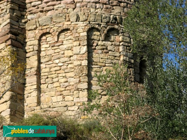 Gallifa - Església del castell, claustre (Foto: Albert Esteves, 2010) Gallifa - Església del castell, claustre