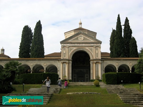 Barcelona - Església de Montserrat (Foto: Albert Esteves, 2010) Barcelona - Església de Montserrat