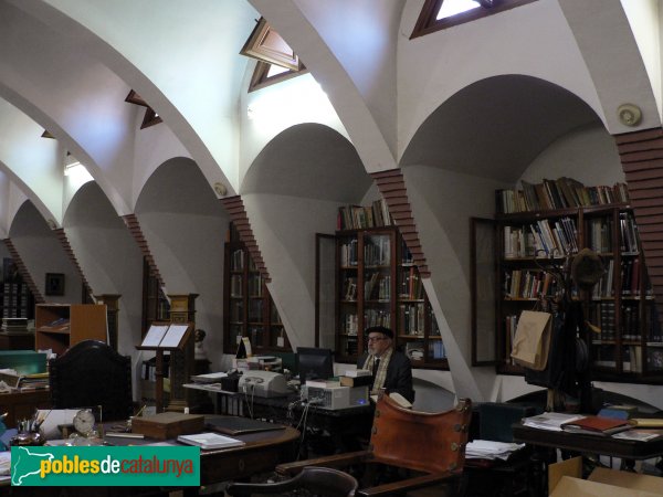 Barcelona - Pavellons Güell, interior (Antiga Càtedra Gaudí) (Foto: Oliver Bonjoch, 2006) Barcelona - Pavellons Güell, interior (Antiga Càtedra Gaudí)