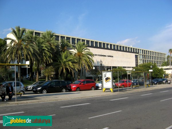 Barcelona - Escola Universitaria d´Estudis Empresarials (Foto: Albert Esteves, 2010) Barcelona - Escola Universitaria d´Estudis Empresarials
