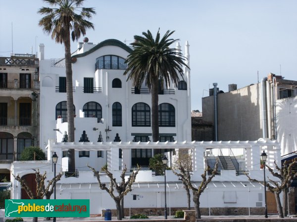 Tossa de Mar - Casa Sans (Foto: Valentí Pons, 2003) Tossa de Mar - Casa Sans