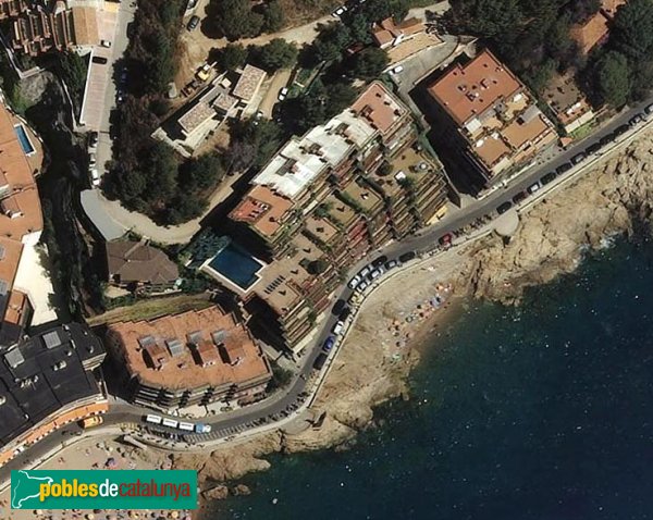 Tossa de Mar - Apartaments Búnquer (Foto: <i>Institut Cartogràfic de Catalunya</i>, 2011) Tossa de Mar - Apartaments Búnquer