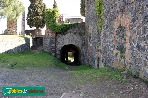 Hostalric - Castell (Foto: Albert Esteves, 2011) Hostalric - Castell