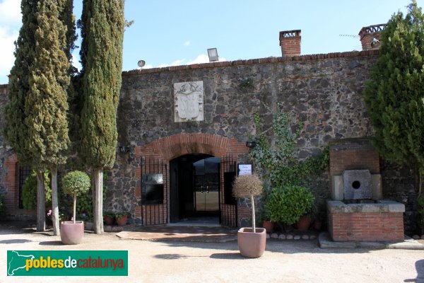 Hostalric - Castell (Foto: Albert Esteves, 2011) Hostalric - Castell