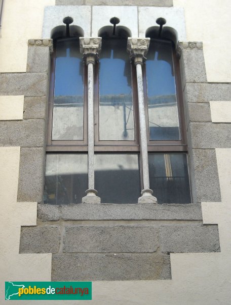 Hostalric - Antiga casa Falgueres (Foto: Alba Esteves, 2011) Hostalric - Antiga casa Falgueres