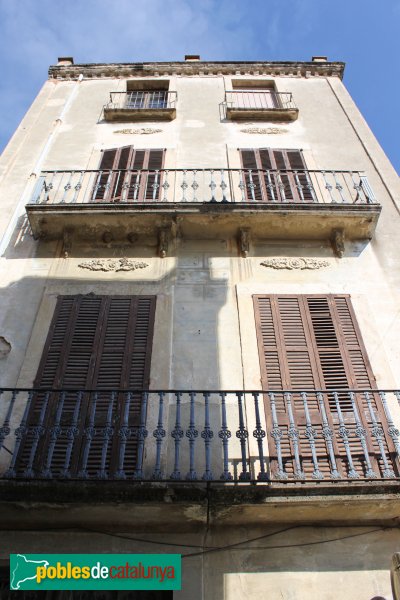 Hostalric - Carrer Major (Foto: Albert Esteves, 2011) Hostalric - Carrer Major