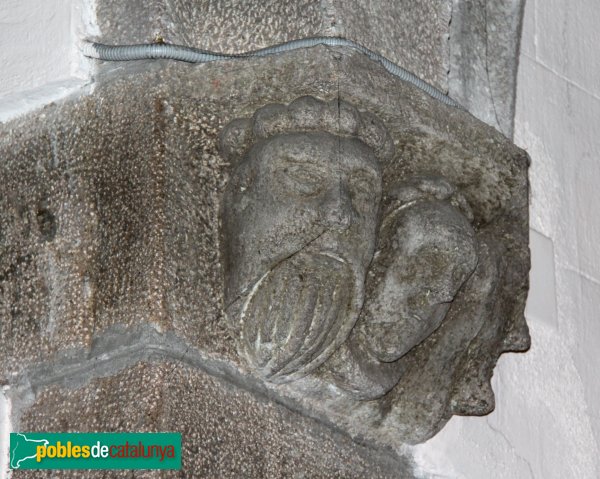 Arbúcies - Església de Sant Quirze, capitell (Foto: Albert Esteves, 2011) Arbúcies - Església de Sant Quirze, capitell