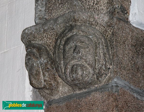 Arbúcies - Església de Sant Quirze, capitell (Foto: Albert Esteves, 2011) Arbúcies - Església de Sant Quirze, capitell