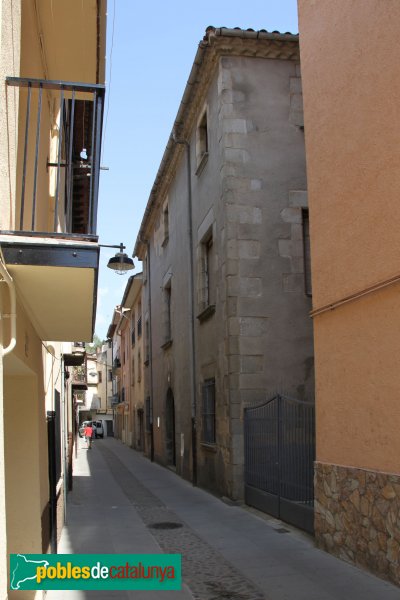 Arbúcies - Carrer del Vern, amb la Rectoria en primer terme