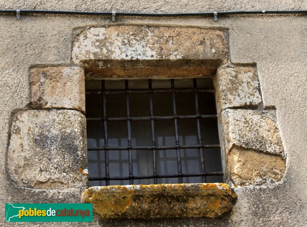 Arbúcies - Joanet, finestra antiga (Foto: Albert Esteves, 2011) Arbúcies - Joanet, finestra antiga