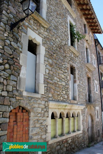 Osor - Can Margarits (Foto: Albert Esteves, 2011) Osor - Can Margarits