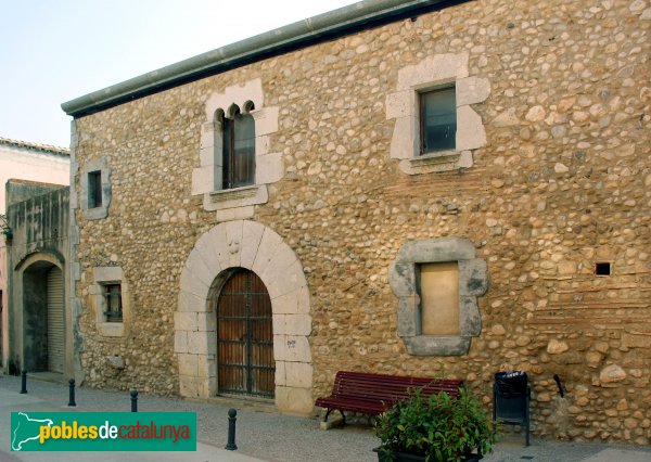 Santa Llogaia d'Àlguema - Can Pins (Foto: Albert Esteves, 2011) Santa Llogaia d'Àlguema - Can Pins