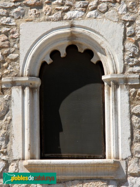 Avinyonet de Puigventós - Mas Serra (Foto: Albert Esteves, 2011) Avinyonet de Puigventós - Mas Serra