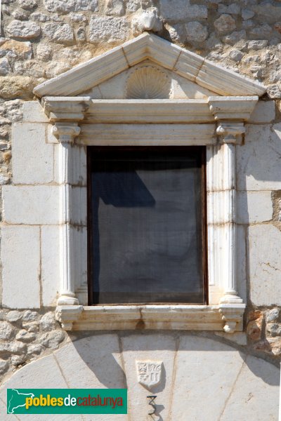 Avinyonet de Puigventós - Mas Serra (Foto: Albert Esteves, 2011) Avinyonet de Puigventós - Mas Serra