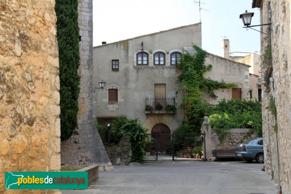 Avinyonet de Puigventós - Nucli antic (Foto: Albert Esteves, 2011) Avinyonet de Puigventós - Nucli antic