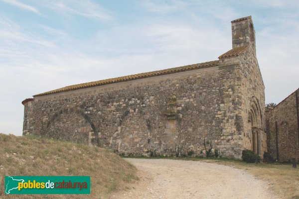 Navata - Església de Sant Pere (Foto: Albert Esteves, 2011) Navata - Església de Sant Pere