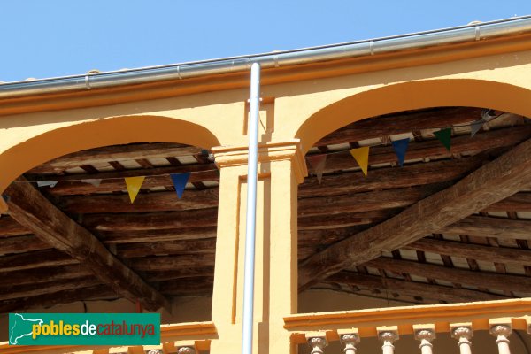 Riudarenes - Can Figueres, façana del carrer d'Orient (Foto: Albert Esteves, 2011) Riudarenes - Can Figueres, façana del carrer d'Orient