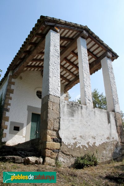 Riudarenes - Capella de la M. de Déu de Montcorb (Foto: Albert Esteves, 2011) Riudarenes - Capella de la M. de Déu de Montcorb