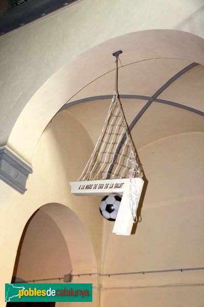 Terrades - Santuari de la Mare de Déu de la Salut, curiós ex-vot (Foto: Albert Esteves, 2011) Terrades - Santuari de la Mare de Déu de la Salut, curiós ex-vot