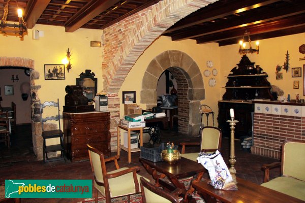 Maçanet de la Selva - Palau de Foixà (Foto: Albert Esteves, 2011) Maçanet de la Selva - Palau de Foixà