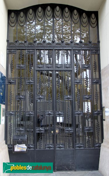 Barcelona - Passeig de Gràcia, 114 (Foto: Albert Esteves, 2011) Barcelona - Passeig de Gràcia, 114